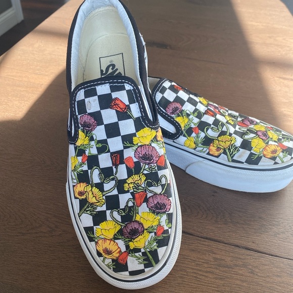 Vans - Picture 1 of 5